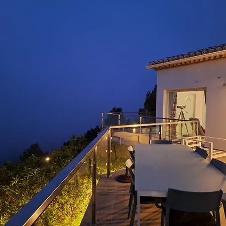 Casa Alta - Exclusive Large Luxury Private Villa, Large Pool, Amazing Views, On The Edge Of The Village And Next To Natural Park Canillas de Aceituno
