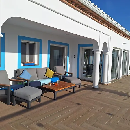 Casa Alta - Exclusive Large Luxury Private Villa, Large Pool, Amazing Views, On The Edge Of The Village And Next To Natural Park Canillas de Aceituno