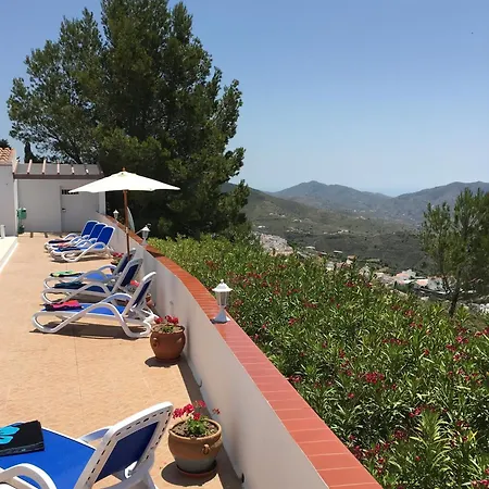 Villa Casa Alta - Exclusive Large Luxury Private Villa, Large Pool, Amazing Views, On The Edge Of The Village And Next To Natural Park Canillas de Aceituno
