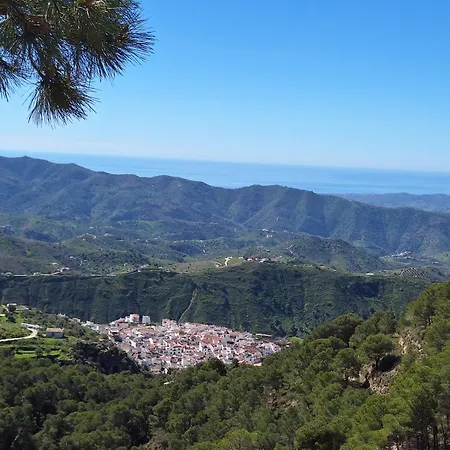 Casa Alta - Exclusive Large Luxury Private Villa, Large Pool, Amazing Views, On The Edge Of The Village And Next To Natural Park *